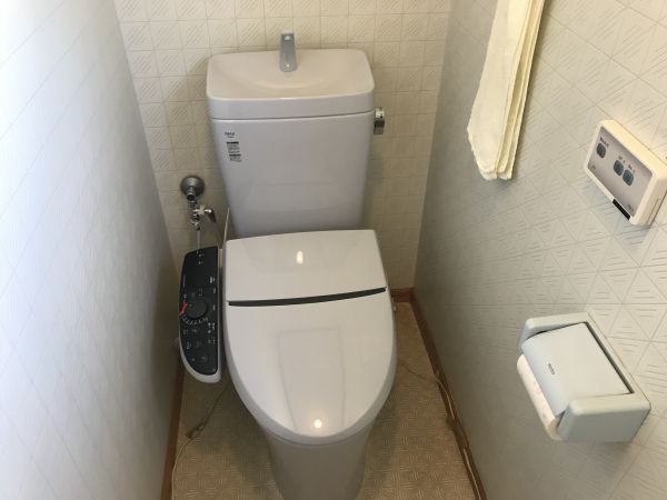 ［施工後］神奈川県相模原市緑区二本松 T様邸 INAXアメージュＺリトイレ便器フチレスBC-ZA10H＋DT-ZA180H・シャワートイレKシリーズ エクストラCW-K47AQC